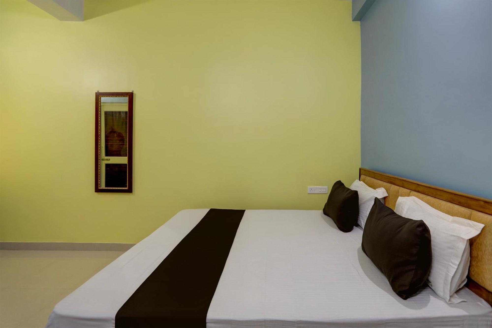 Hotel O Laxmi Narayan Kalyani Mandap